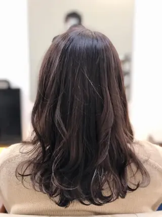 ミディアム H by Real meのヘアスタイル