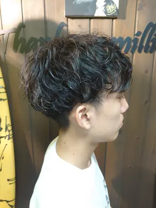 メンズ パーマ 岡林 選のヘアスタイル