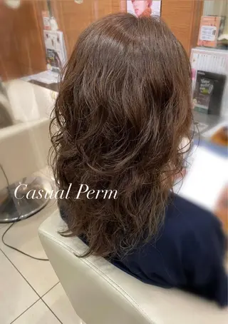 セミロング パーマ たつみ ひかる🧸のヘアスタイル