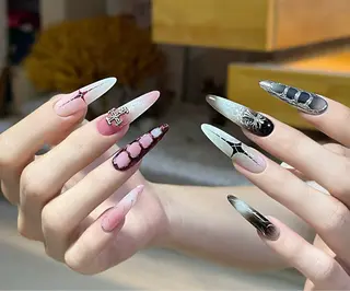 ネイル バ ヤリカクのネイルデザイン