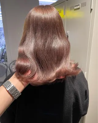 セミロング カラー ハイトーン×レイヤー カットTAKUMIのヘアスタイル