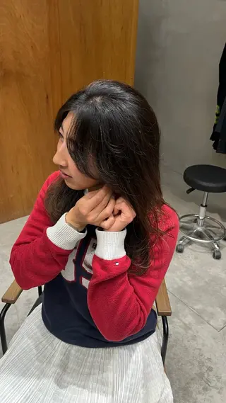 セミロング 瑠己杏 :ボブ/ ハイトーンワンカラーのヘアスタイル
