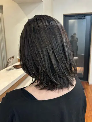 ミディアム 伊藤 欣良のヘアスタイル