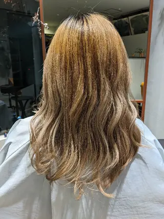カラー over two  藤が丘のヘアスタイル