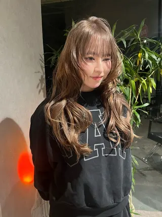 ロング カラー yuumi/大濠🪷 顔周り/ハイトーンのヘアスタイル