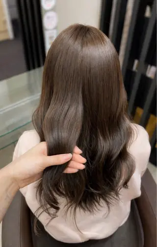 カラー EARTH minoriのヘアスタイル