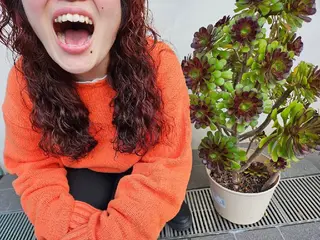 パーマ ロング 谷 結奈のヘアスタイル