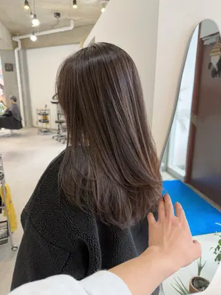 ロング カラー カイリ /レイヤーカットのヘアスタイル