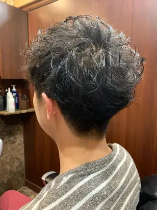 ショート パーマ メンズ 羽木 隆徒のヘアスタイル