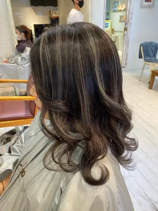 セミロング カラー ブリーチ koheiのヘアスタイル