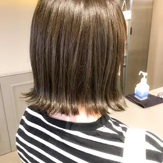 ミディアム カラー ハイトーン×レイヤー カットTAKUMIのヘアスタイル
