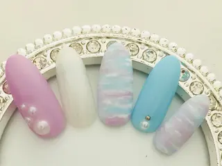 ミディアム Verest 西荻窪のネイルデザイン