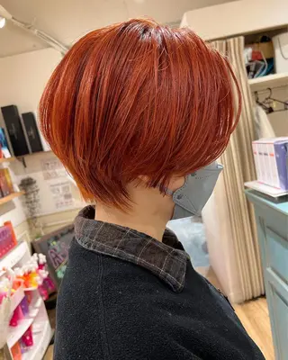 ショート カラー レイヤー×艶髪特化 マネージャー安藤光司のヘアスタイル