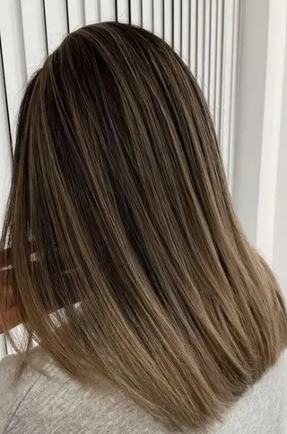 ミディアム カラー れい🫧 ハイトーン特化のヘアスタイル