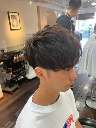 ミディアム カラー パーマ 向井 優汰のヘアスタイル