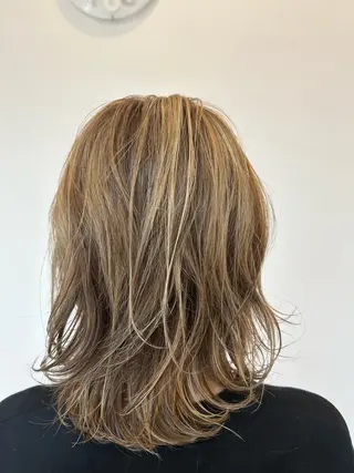 ミディアム PazRood 山下のヘアスタイル