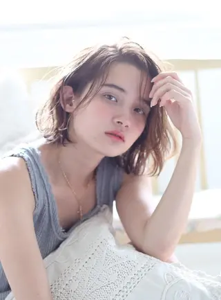 ミディアム 宮内 真乃のヘアスタイル
