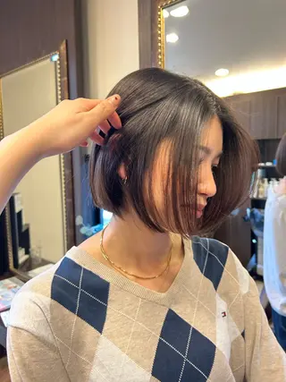 ミディアム 似合わせレイヤー/透 明感カラー/momiのヘアスタイル