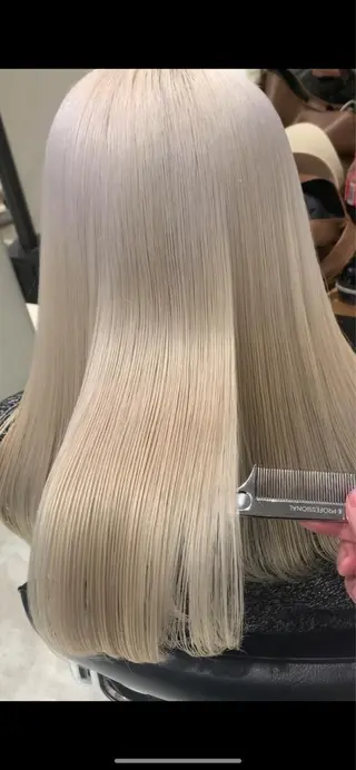 ミディアム カラー れい🫧 ハイトーン特化のヘアスタイル