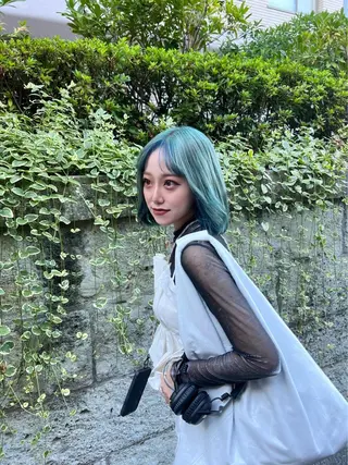 ミディアム カラー 佐藤 嶺のヘアスタイル