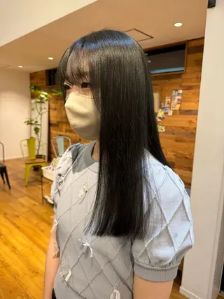 カラー 吉留 文月のヘアスタイル