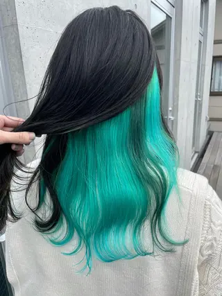 セミロング カラー インナーカラー 推し ブリーチ  髪質改善のヘアスタイル