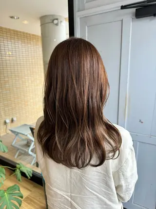 ロング カラー ツキダテ ユイのヘアスタイル