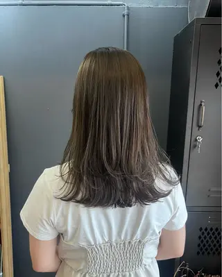 セミロング カラー 暗髪とオリーブ🌿 渡辺拓人のヘアスタイル