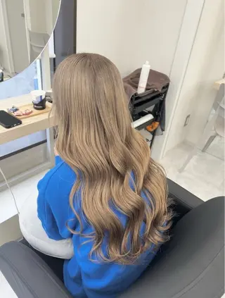 ロング MINA / 韓国 🇰🇷ハイトーンのヘアスタイル