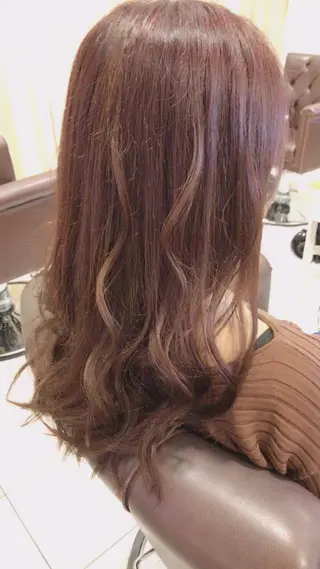 ロング カラー 粟田 めぐみのヘアスタイル