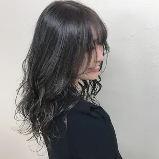 ミディアム カラー 🩵ハイトーン 美咲🩵のヘアスタイル