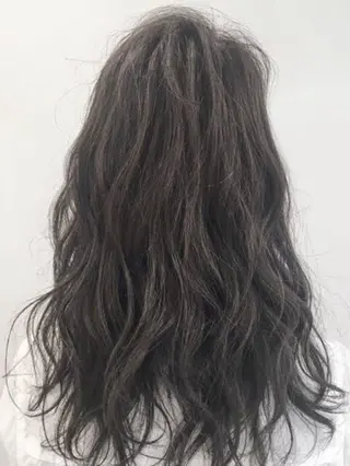 セミロング 女性指名人気no.1 尾崎のヘアスタイル