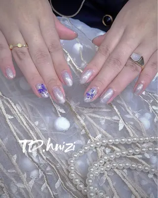 ミディアム めぐみのネイルサロン スタッフ練習のネイルデザイン