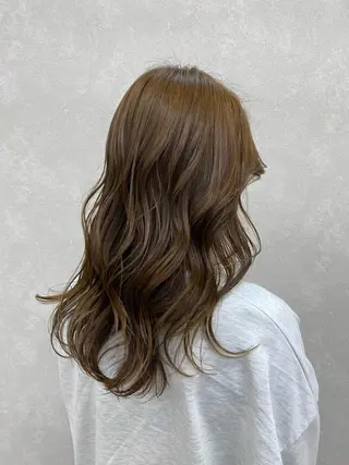 ロング カラー full bloom所属・宮﨑 舞のヘアスタイル