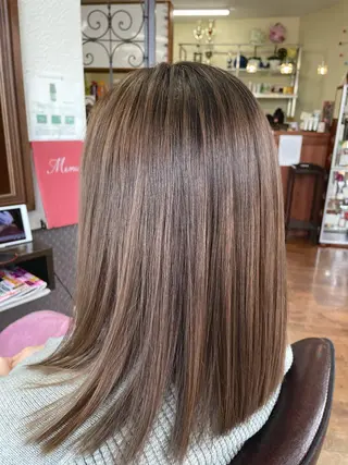 セミロング カラー 大橋 綾子のヘアスタイル