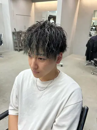 パーマ メンズ 吉沢遣人/レイヤー 艶カラー/抜け感のヘアスタイル