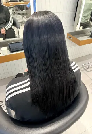 ロング カラー 圧倒的 毛流れ センターパートのヘアスタイル