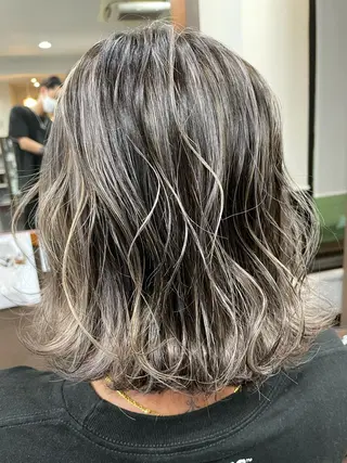 ショート カラー be flotのヘアスタイル
