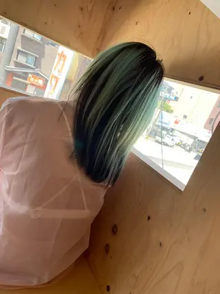 ミディアム カラー ブリーチカラーが人気 onnuのヘアスタイル