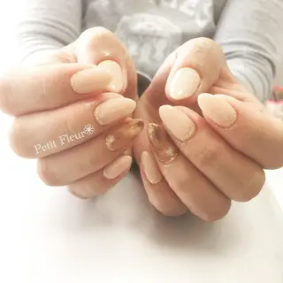ネイル Petit Fleur所属・青柳 亜梨奈のマツエク・マツパデザイン