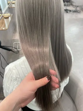 カラー 艶カラー✨レイヤー 𝐚𝐲𝐚𝐤𝐚のヘアスタイル