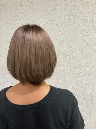 ショート カラー ミルクティー量産💙 💙ブリーチ特化💙のヘアスタイル