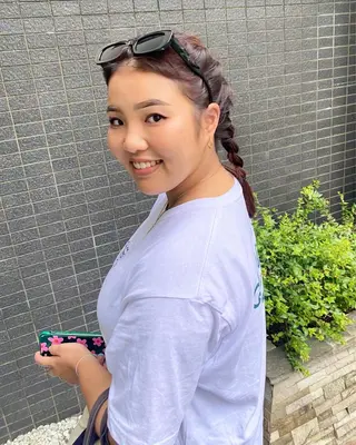 セミロング カラー パーマ ヘアアレンジ デザインカラー/ボブ ブリーチカラー/ユリのヘアスタイル