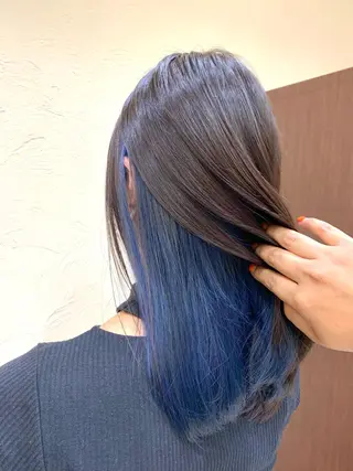 セミロング ブリーチ🌈ハイトー ンカラー ✨アニカ✨のヘアスタイル