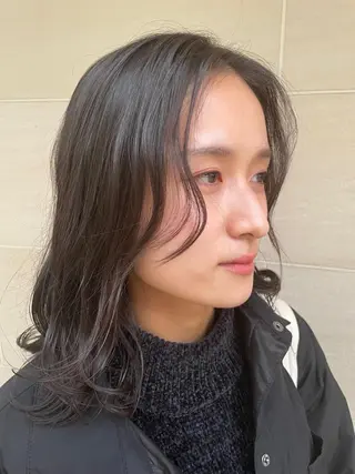 ミディアム 透明感/ハイトーン ／レッドカラー🍓のヘアスタイル