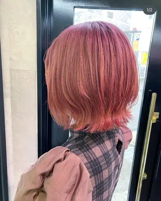 ショート カラー 紺野 愛美のヘアスタイル