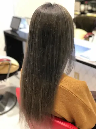 白髪ぼかし＆ショート ＆ツヤ髪💎YUMAのヘアスタイル