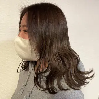 セミロング カラー ｼﾉｻﾞｷ ｷﾅのヘアスタイル
