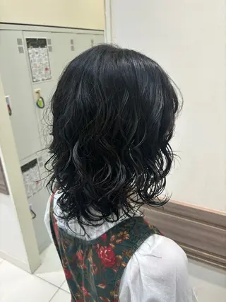 ミディアム パーマ まとまりの良い髪に✨ AOI🩷のヘアスタイル