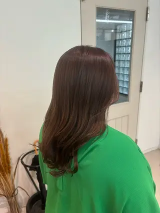 ロング カラー 室谷 ゆりあのヘアスタイル